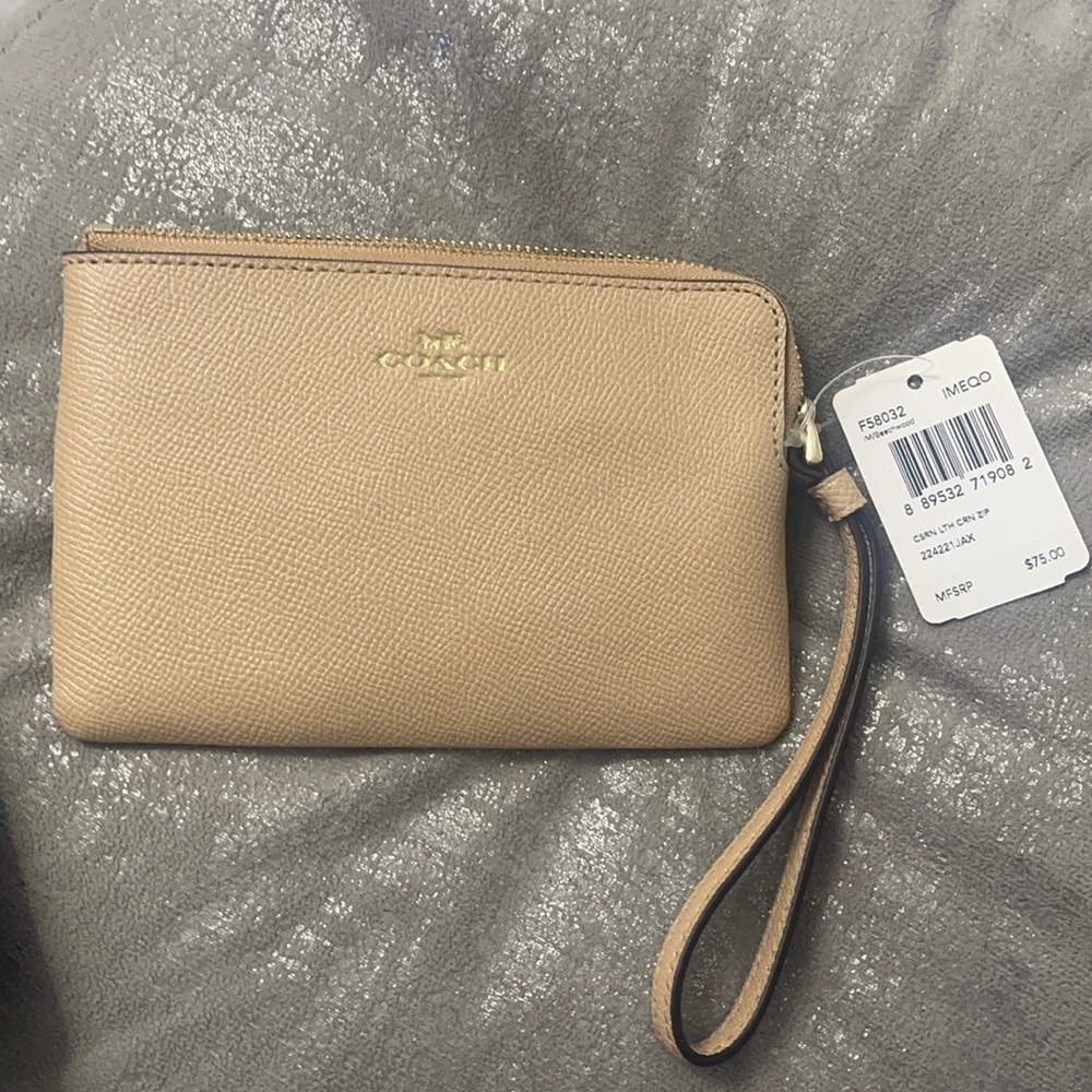Cream  Wallet - Coach